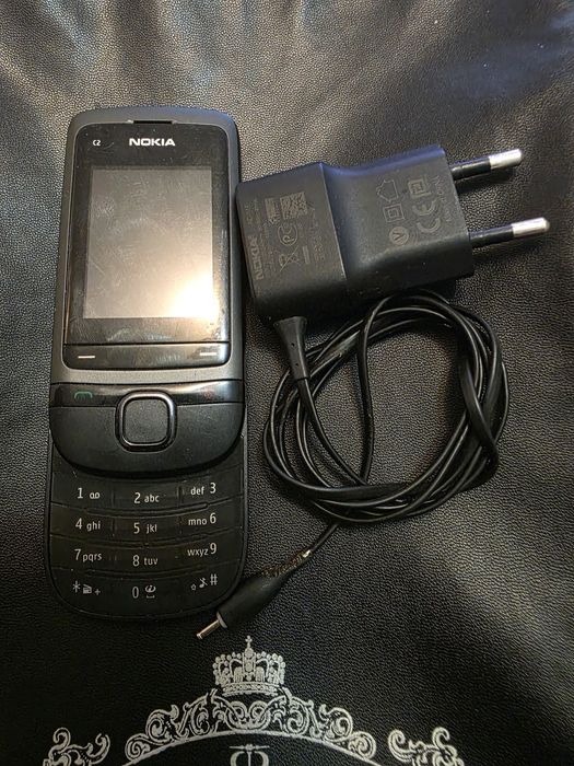 Se vinde Nokia C2