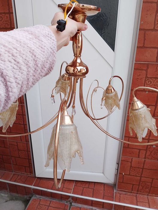 Лампа,полилей за таван