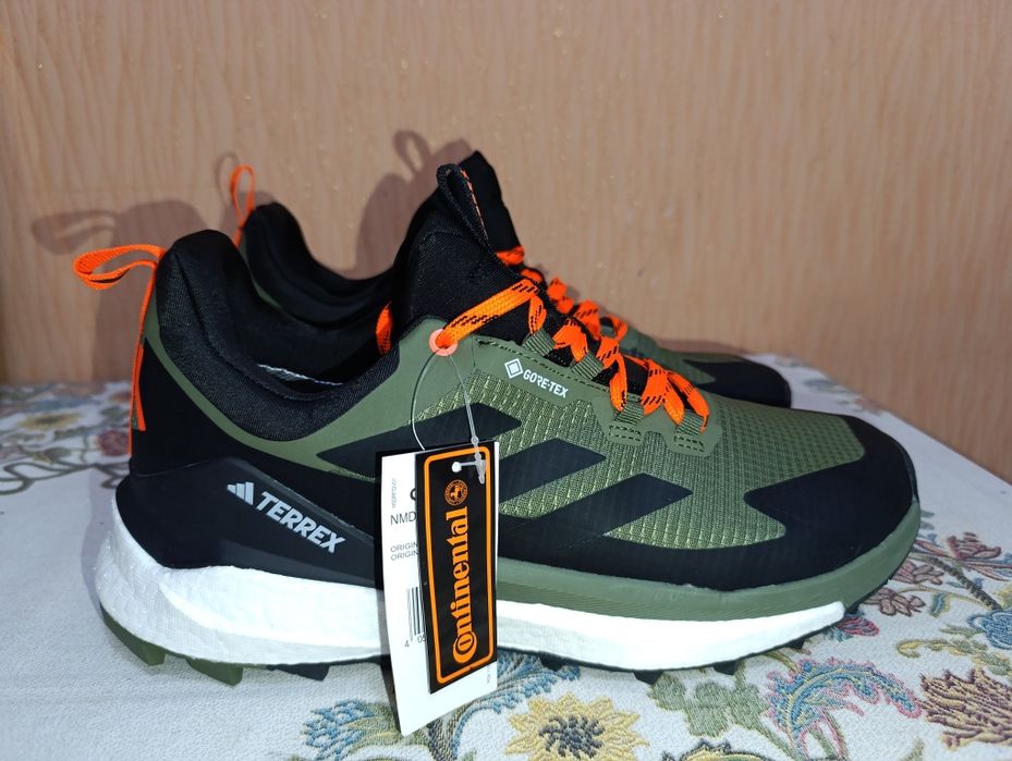 Кроссовки Adidas производства Вьетнам Оригинал. Последние Размер 44