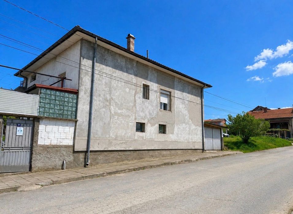 Продава се Къща в Казанлък - 160 кв.м за 6343 €/кв.м - Снимка #3