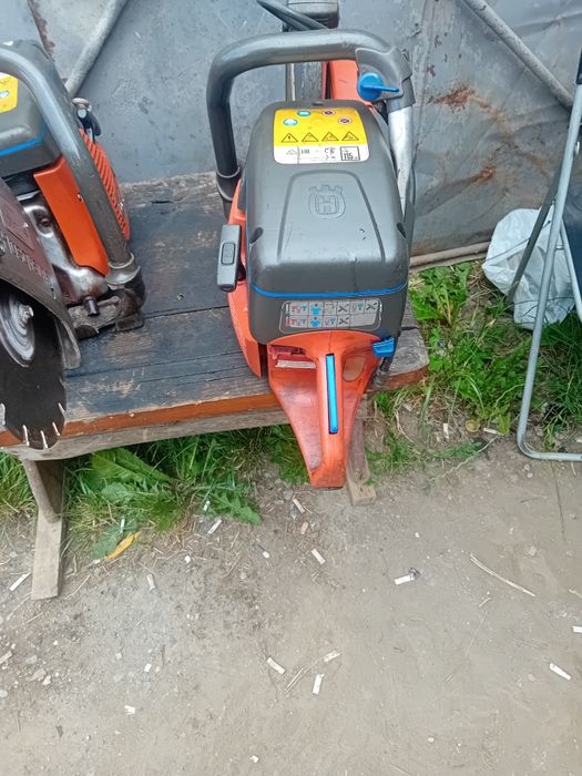 Vînd două drujbe beton husqvarna k760 oil guard
