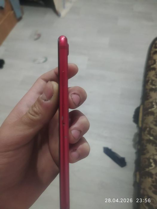 Продам обменяю айфон се 2020