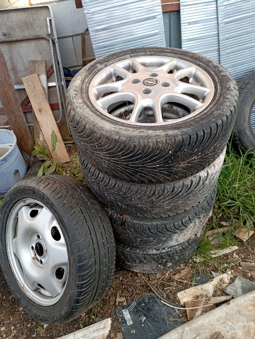 Продават се 4+1 резерва