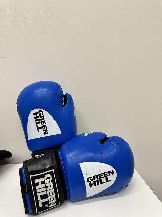 Боксерские перчатки