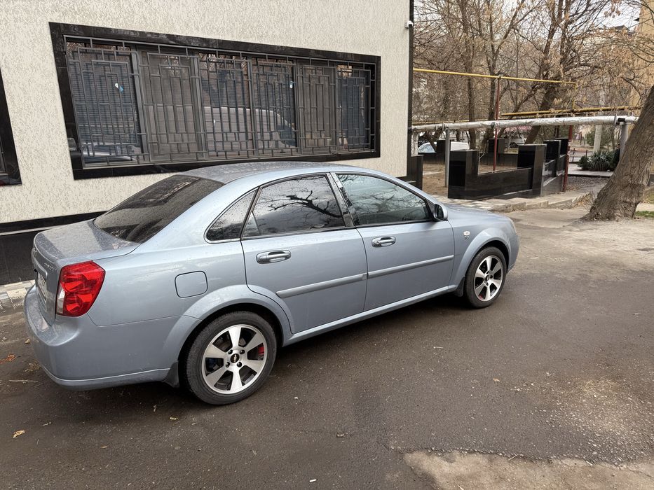 Продам ласетти чистую