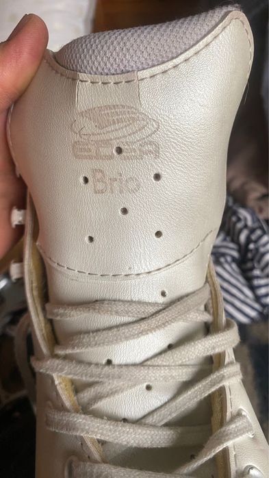 коньки фигурные