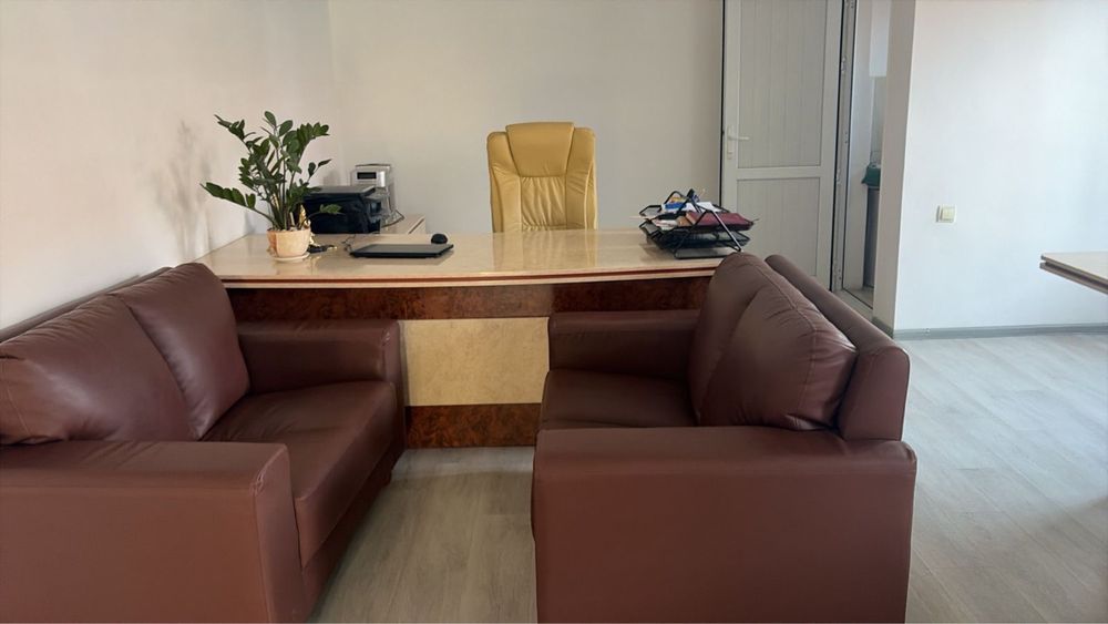 Продается офисная мебель