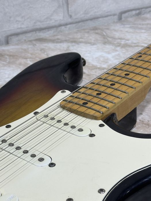 Электрогитара Fender Stratocaster