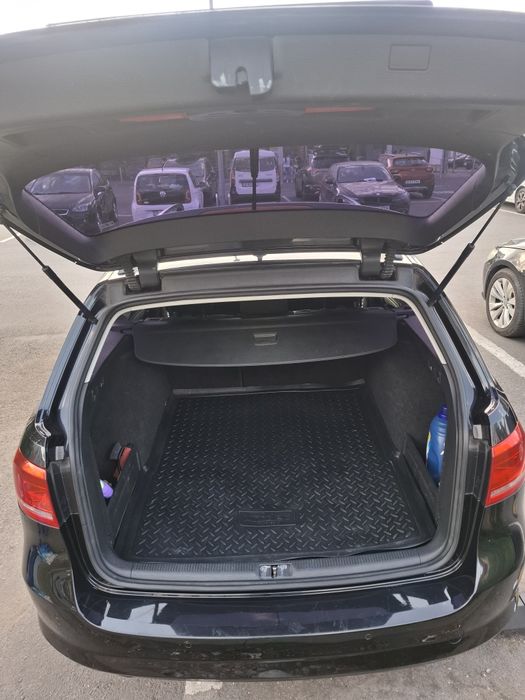 Vând Vw Passat B7 automat   2011, motor 2.0 tdi,  170 cp, Navigație