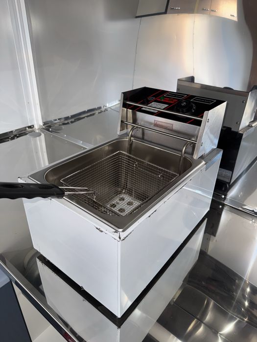 +Подарък! Каравана за бързо хранене със аспиратор! 3*2.30м