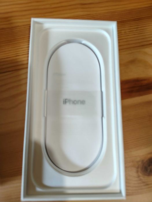 Apple iPhone 16 Pro Desert Titanium, 256 GB, Отлично състояние