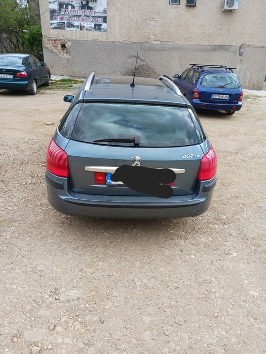 Продавам Пежо 407