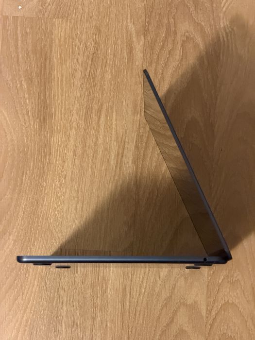 Apple MacBook AIR 2022 M1 defect
