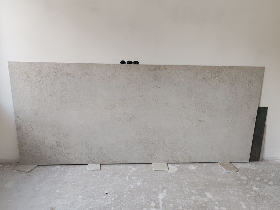 Vând lastra de gresie 120x260 culoare bej