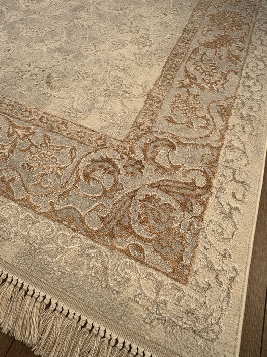 Продам ковер в отличном состоянии