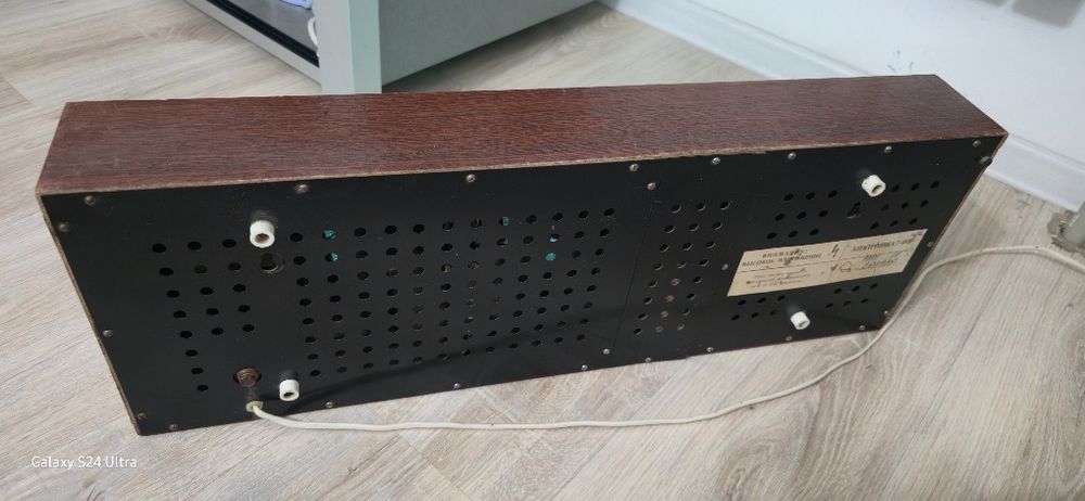 Продам часы электронные от 220 вольт