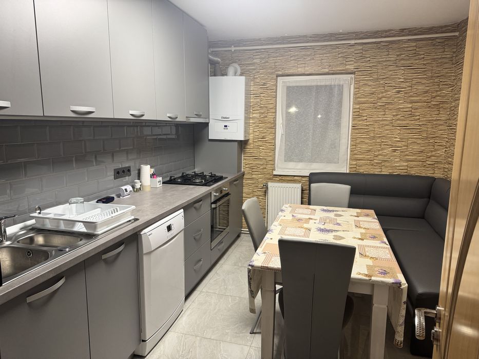 Apartament 3 camere de inchiriat