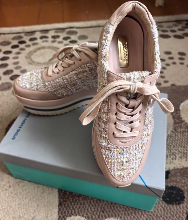 Продам кроссовки б/у