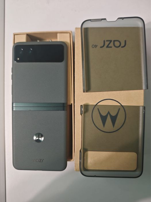 Motorola RAZR 40
