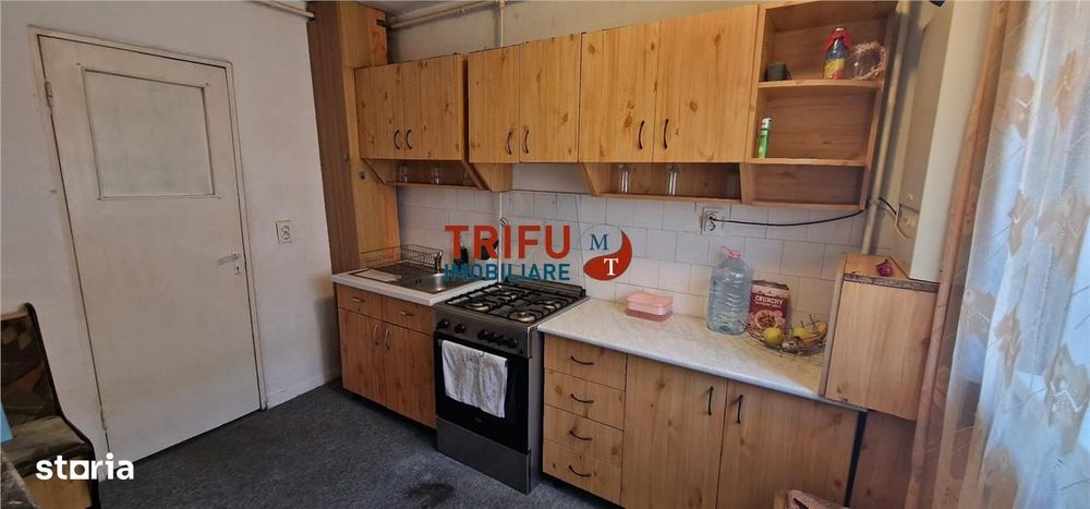 Apartament 3 camere de vanzare zona Cetate