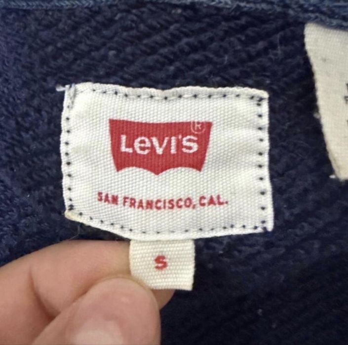 Синяя кофта Levi’s