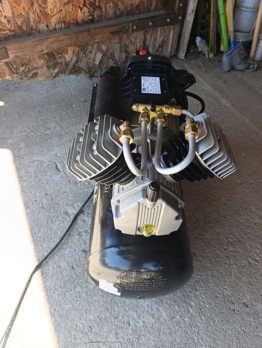 Compresor aer nou 50 l Stanley scoate 10 bari