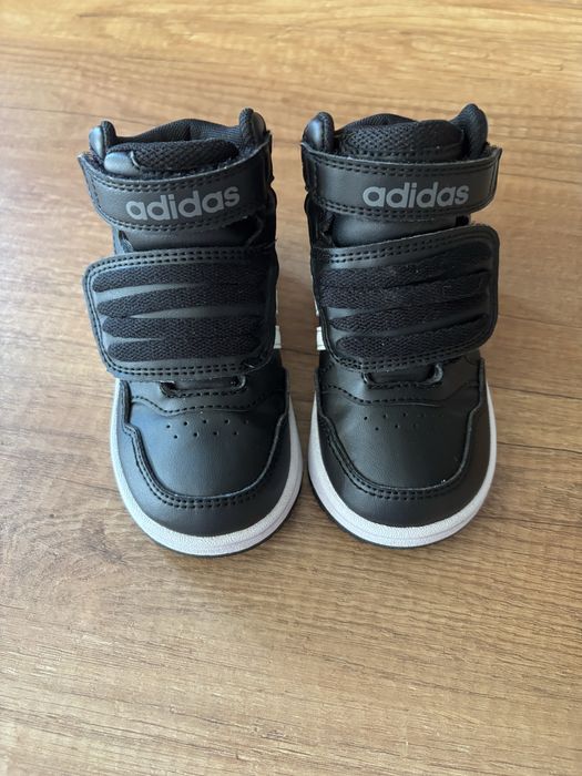 Nike air max, adidas, attipas