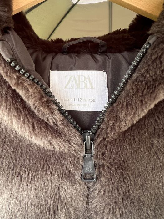 Vestă Zara neagra din blană artificală Zara 152 cm