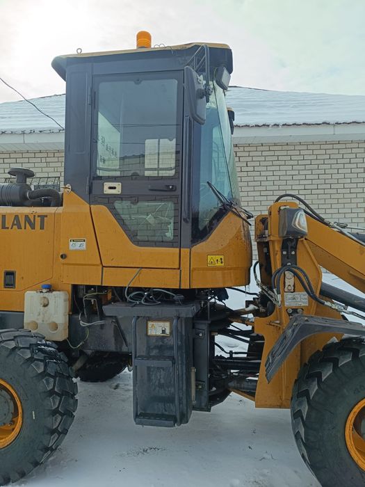 Погрузчик фронтальный