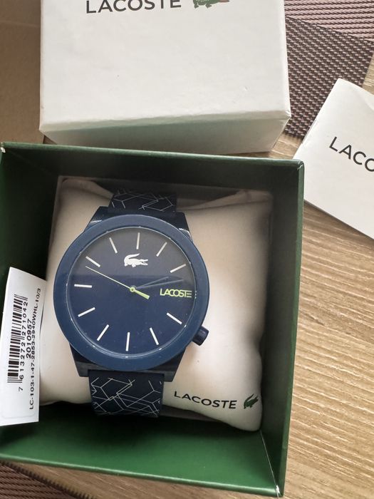 Продам часы  LACOSTE кварц. (Покупали в дубае)