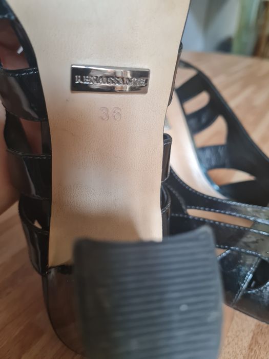 продается обувь женская