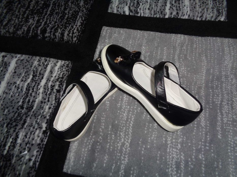 Vand pantofi fetita 4.