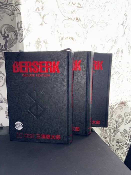 Berserk Deluxe Edition манга - отлично състояние/ твърди корици