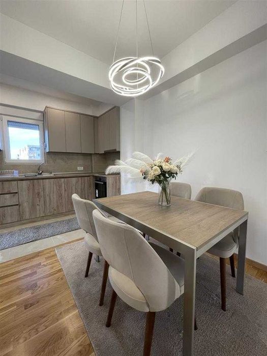 Дава се под наем Тристаен апартамент в Пловдив, Кючук Париж - 95 кв.м за 448.8 € - Снимка #1