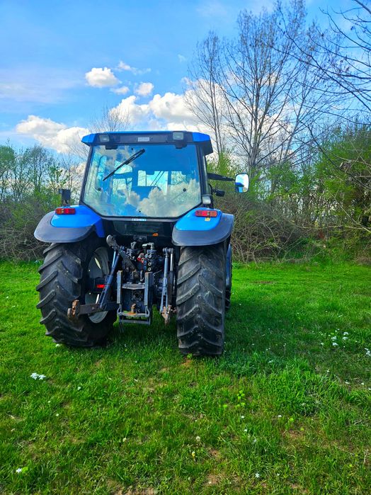 Трактор New Holland TS100