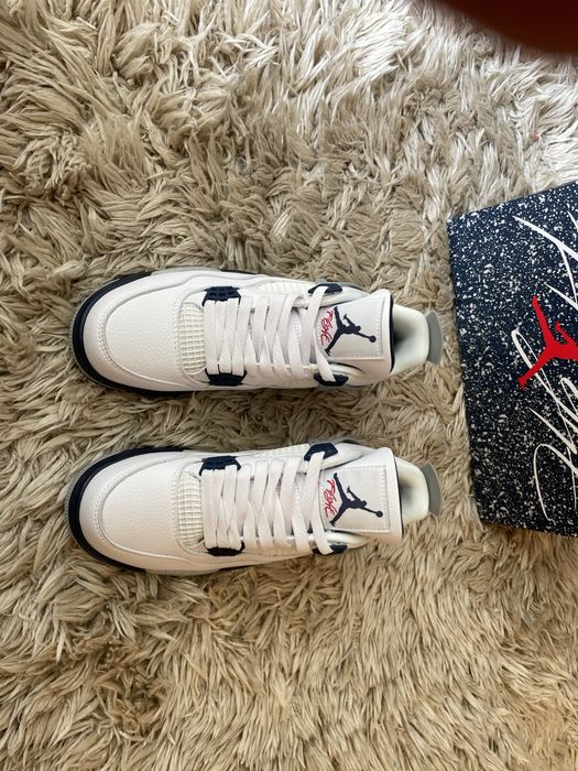 Air Jordan 4 Retro Midnight Navy White Black Fire Red Military Cement