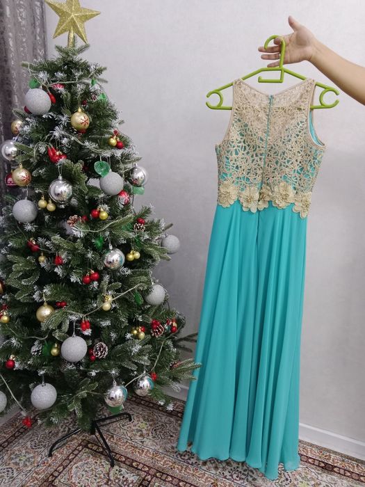 Женское вечернее платье