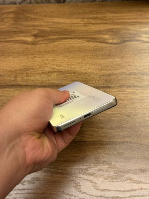 Продается телефон Xiaomi Redmi Note 12 pro. Срочно!