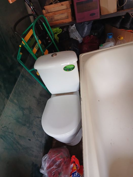 Продам унитаз в хорошем состоянии