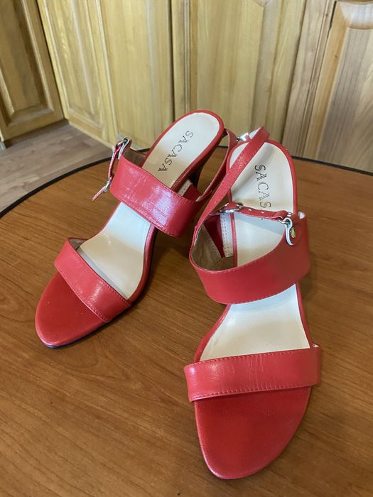 Продам женскую обувь