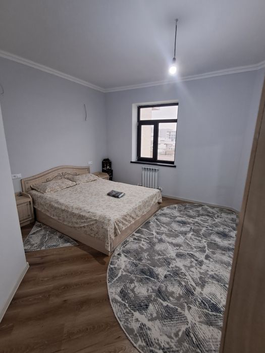 2 xonali uy ijaraga beriladi. Shakar qishloq masjid va 42 maktab oldi