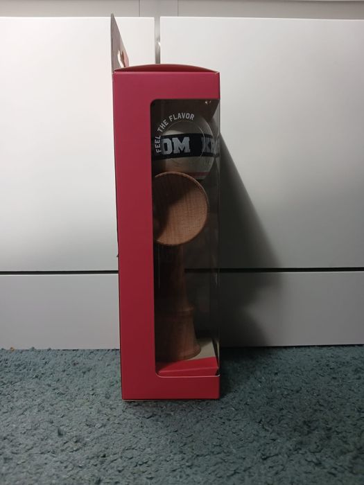 Kendama Strogo Neapolitan Vanilla
