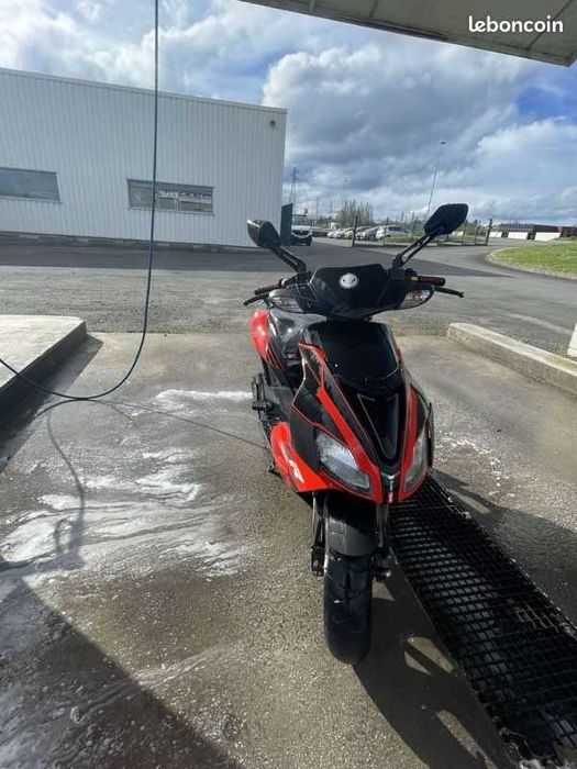 Aprilia SR 50 125 150  всички години и модели Априлия СР Скутер мотопед НА ЧАСТИ