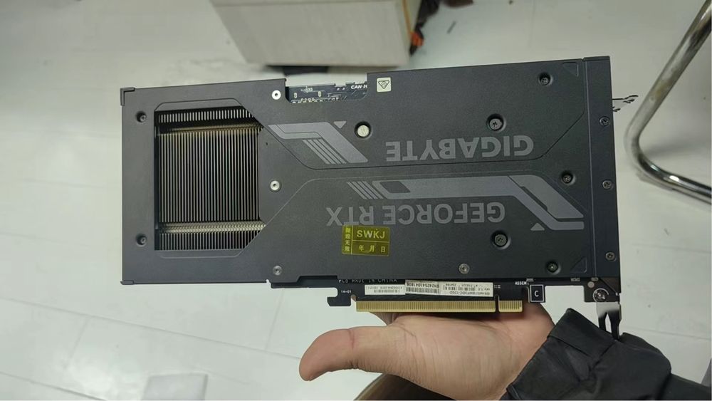 Продаю видеокарту RTX 4070 super GIGABYTE