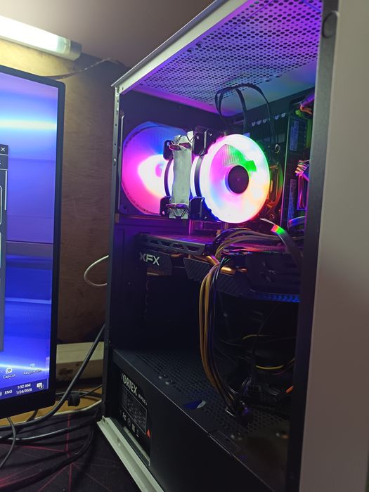 Продавам геймърски компютър .