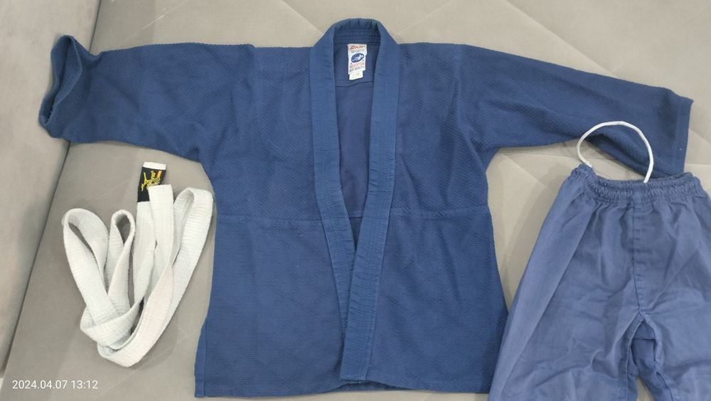 Продам кимоно для самбо