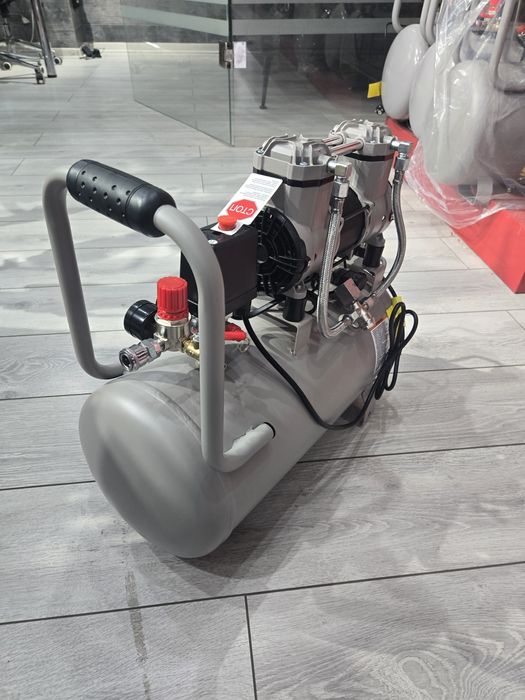 Компрессор. Воздушный компрессор. Безмасляный  компрессор.