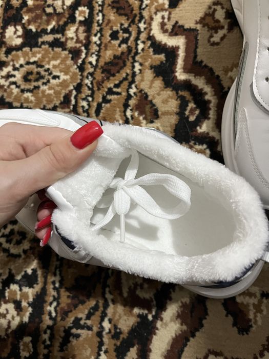 продам кроссовкм мужские