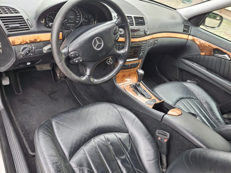 Mercedes benz w211