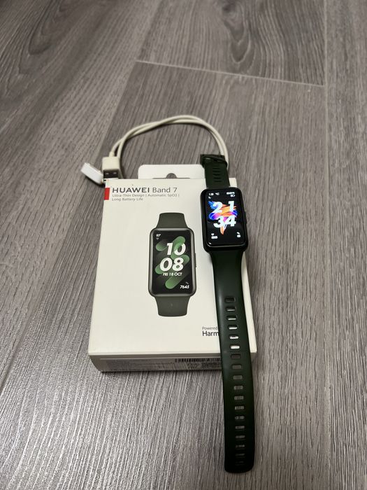 Продаю Huawei Band 7